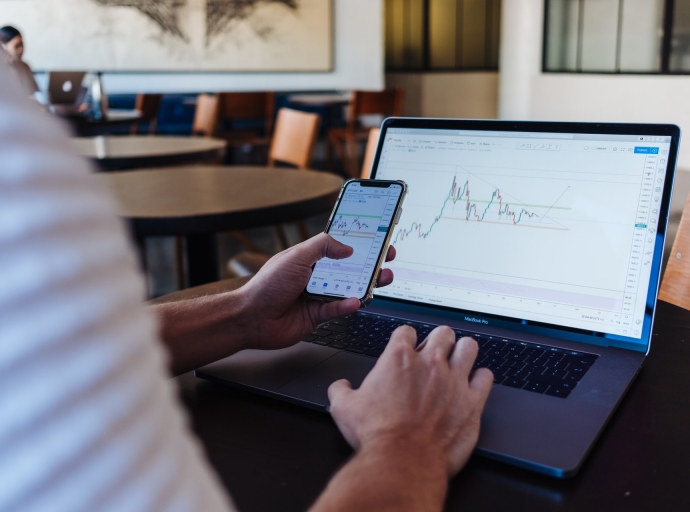 What is social trading?