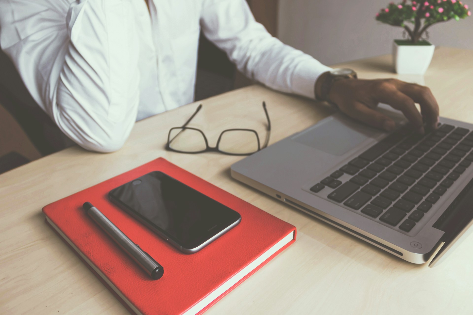 Exploring Embedded Payments in MetaTrader 5: How Does It Work? Exploring Embedded Payments in MetaTrader 5: How Does It Work?