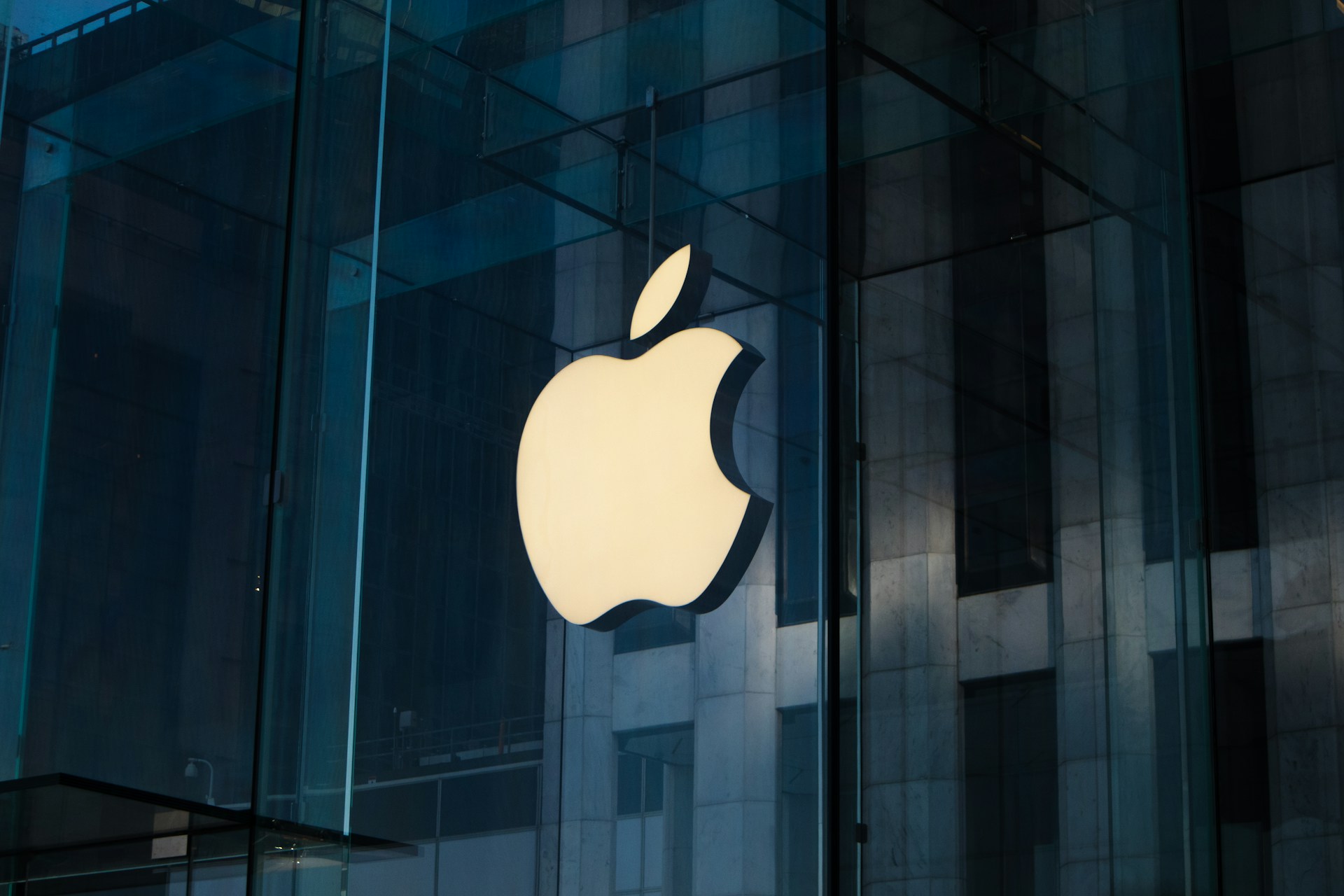 Apple Overtakes Microsoft to Reclaim Title of World’s Most Valuable Company Apple Overtakes Microsoft to Reclaim Title of World’s Most Valuable Company