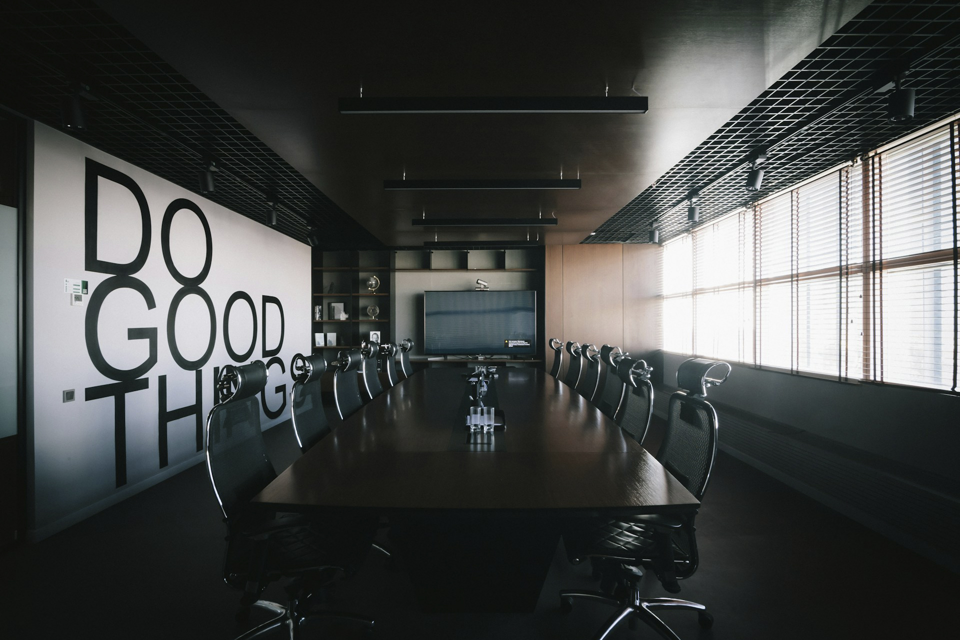 Why Investors Need Brokers: Unlocking the Power of Professional Financial Guidance Why Investors Need Brokers: Unlocking the Power of Professional Financial Guidance