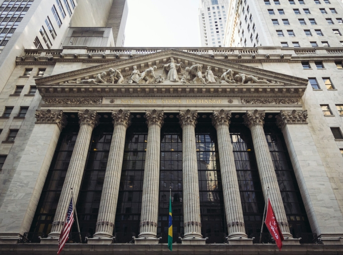 Forex Trading with Proprietary Capital: Pros, Cons, and Key Considerations