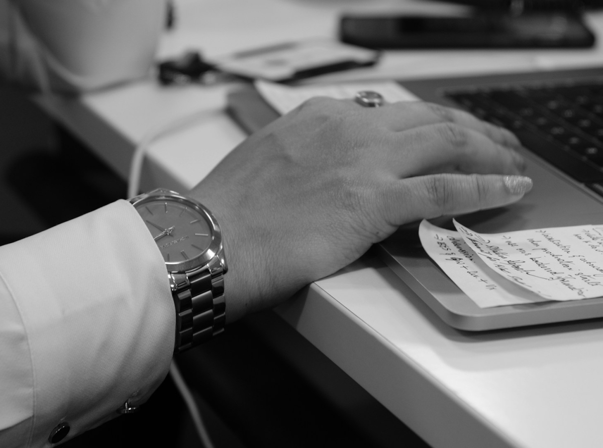 What is a Multi Account Manager (MAM) in MT4/MT5 and How Does It Benefit Professional Traders?