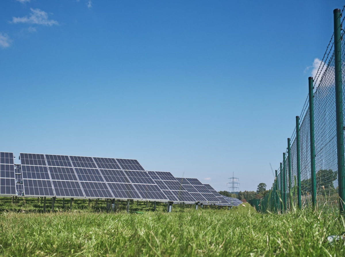 Solar Inverters Under Control? Hidden Communication Modules Found in Chinese Equipment — A Threat to Europe’s and USA’s Power Systems