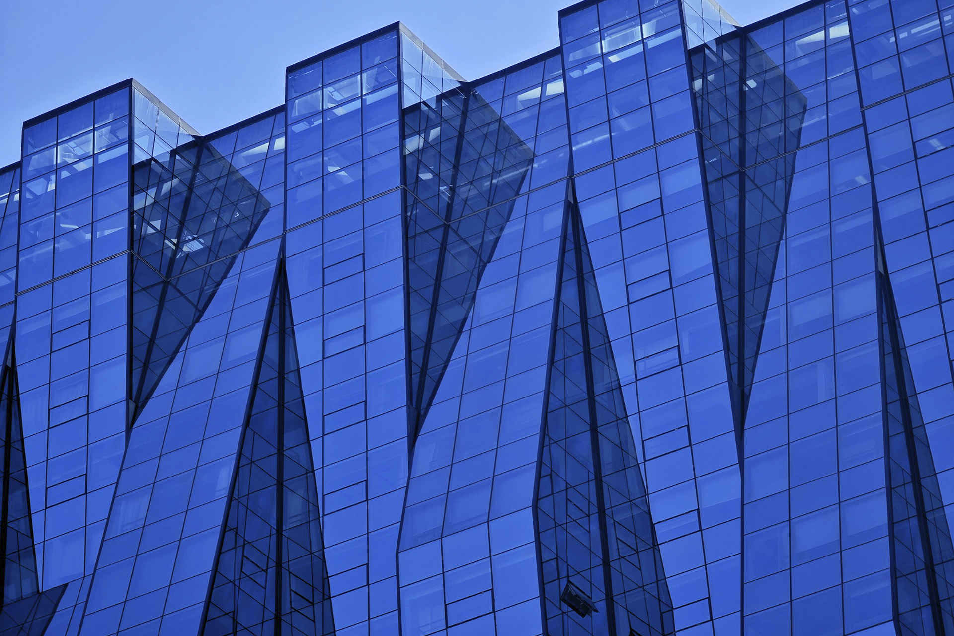 Multi Account Manager (MAM) for MT4/MT5: Simplifying Portfolio Management for Traders and Brokers Multi Account Manager (MAM) for MT4/MT5: Simplifying Portfolio Management for Traders and Brokers