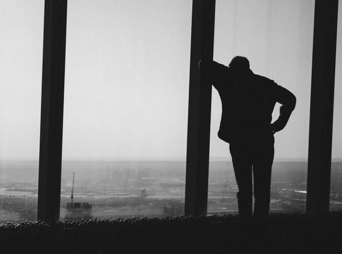 Fear of Missing Out (FOMO): How to Spot and Stop It Before It Wrecks Your Strategy