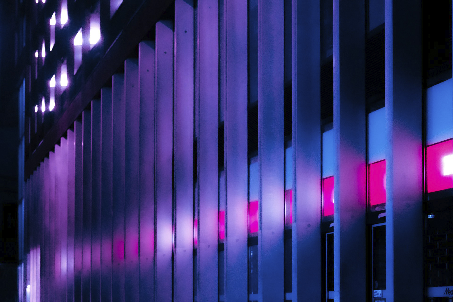 A Professional Approach to Risk Management Through Reliable Server Infrastructure A Professional Approach to Risk Management Through Reliable Server Infrastructure