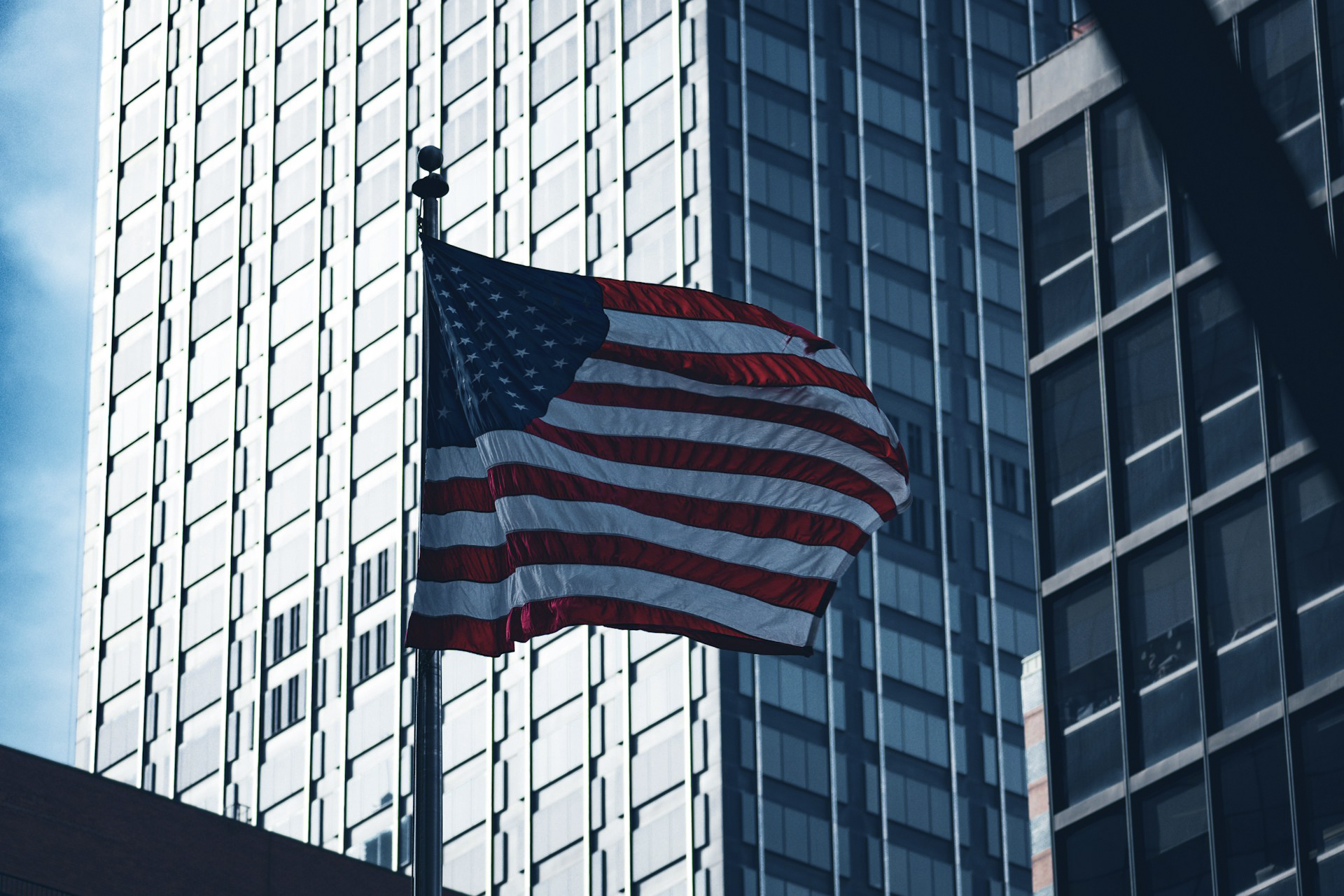 Trump Proposes 100% Tariff on Foreign-Made Chips: Strategic Move or Economic Risk? Trump Proposes 100% Tariff on Foreign-Made Chips: Strategic Move or Economic Risk?