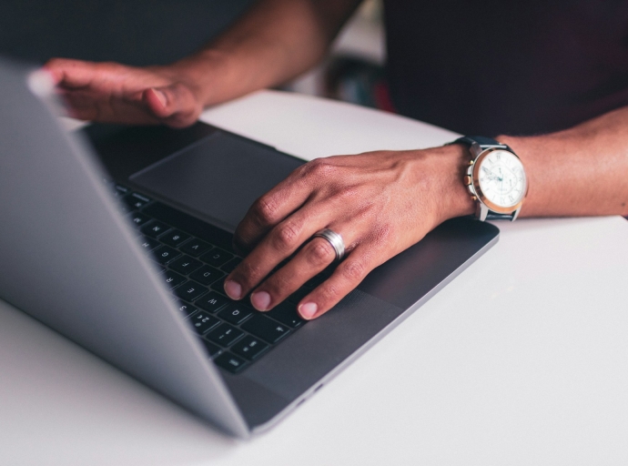 MetaTrader 4/5 Main Label — Extra Tools for Your Business