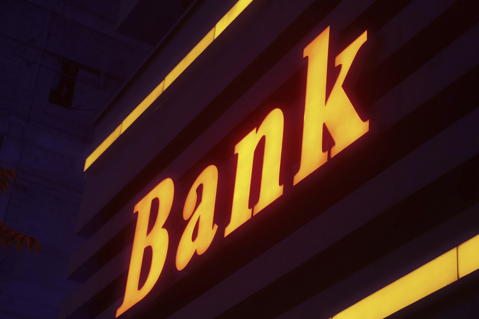 The Future of Finance: Cryptocurrencies and Their Impact on Traditional Banking