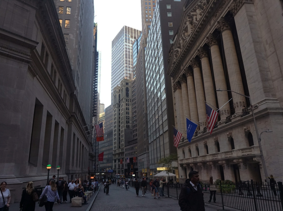 Morgan Stanley Names Key AI Stocks for 2024–2025: From Chips to Memory and Infrastructure.