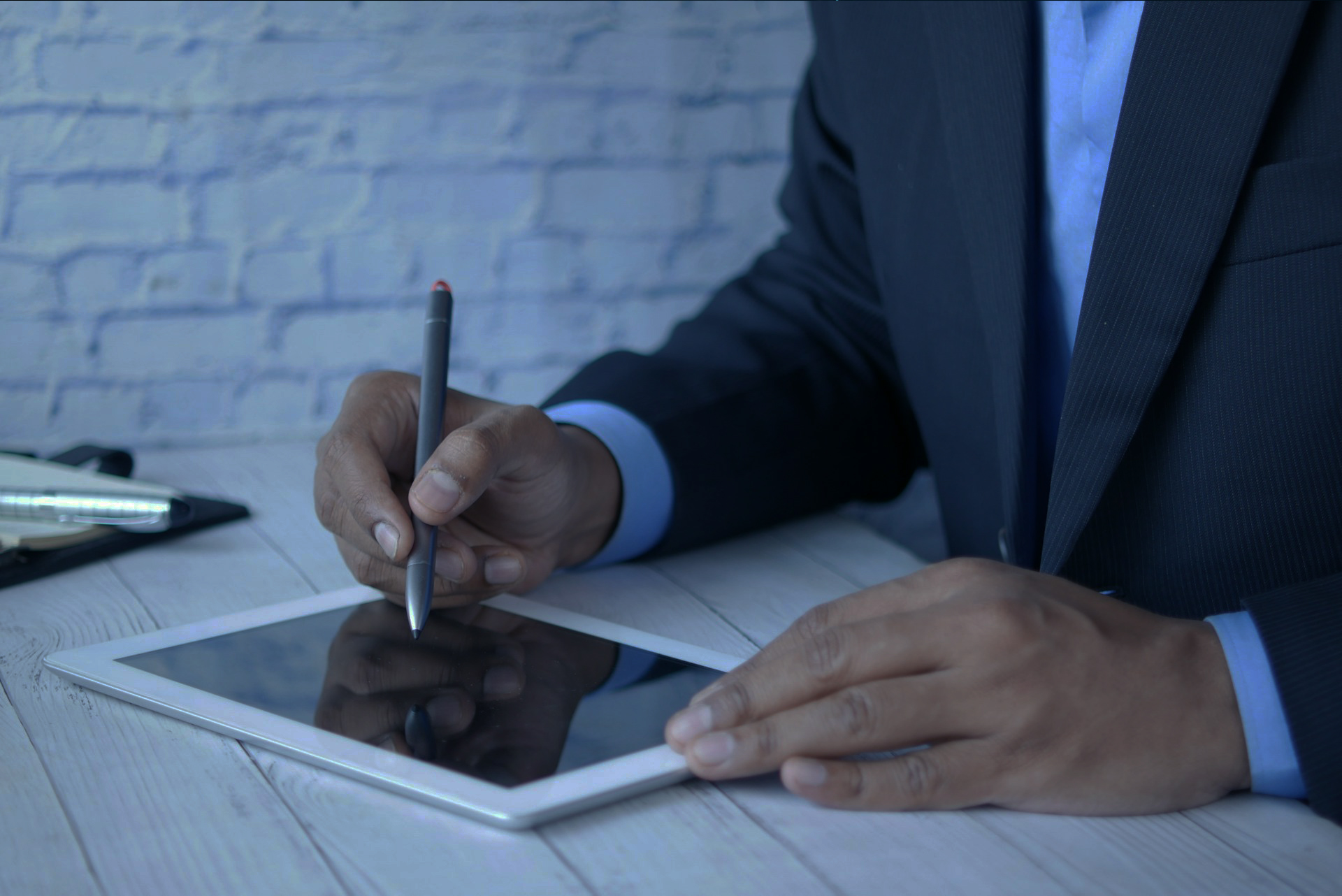 How to Choose the Right Fund Manager: Key Factors for Investors in 2025 How to Choose the Right Fund Manager: Key Factors for Investors in 2025