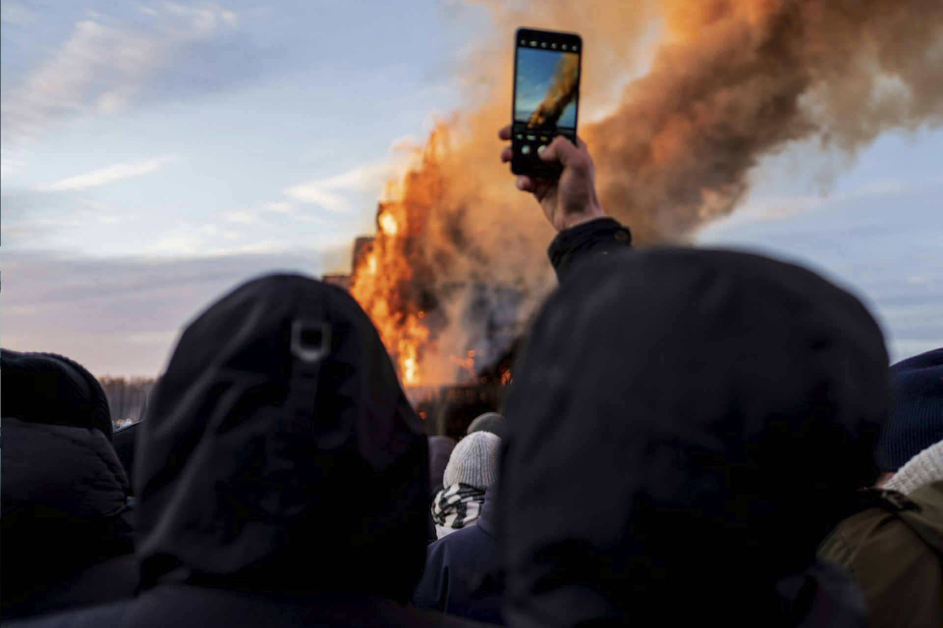 How activists and journalists can use private cell phone service that protects against surveillance How activists and journalists can use private cell phone service that protects against surveillance