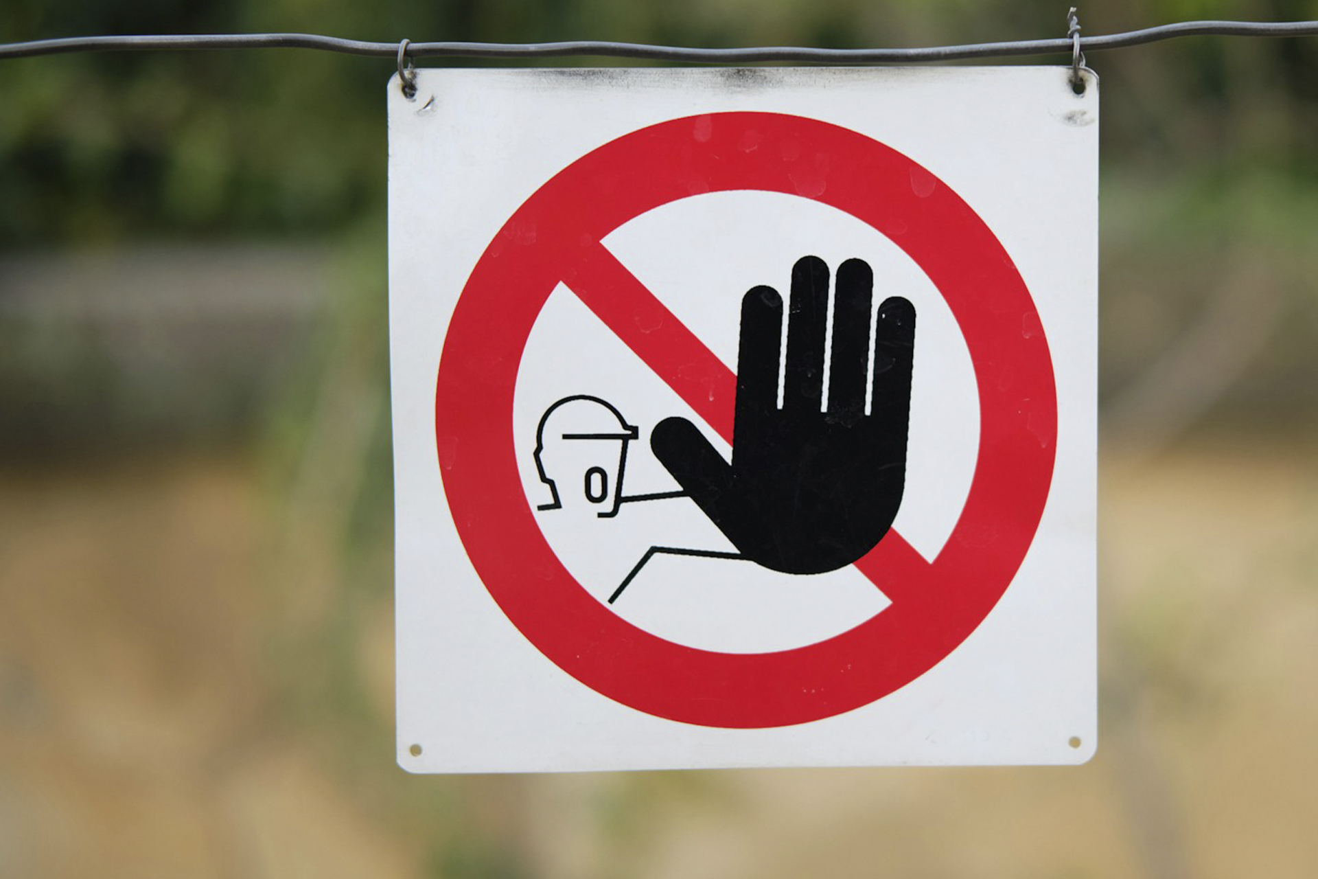 The AI Backlash: Why Thousands of Amazon, Google and Apple Workers Are Saying “Stop”