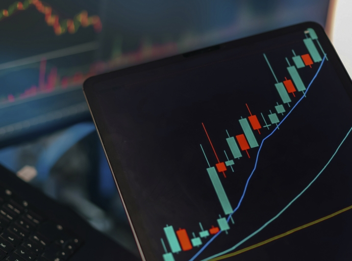 Prop Firms vs Brokers: How Prop Firm Software Is Changing Forex